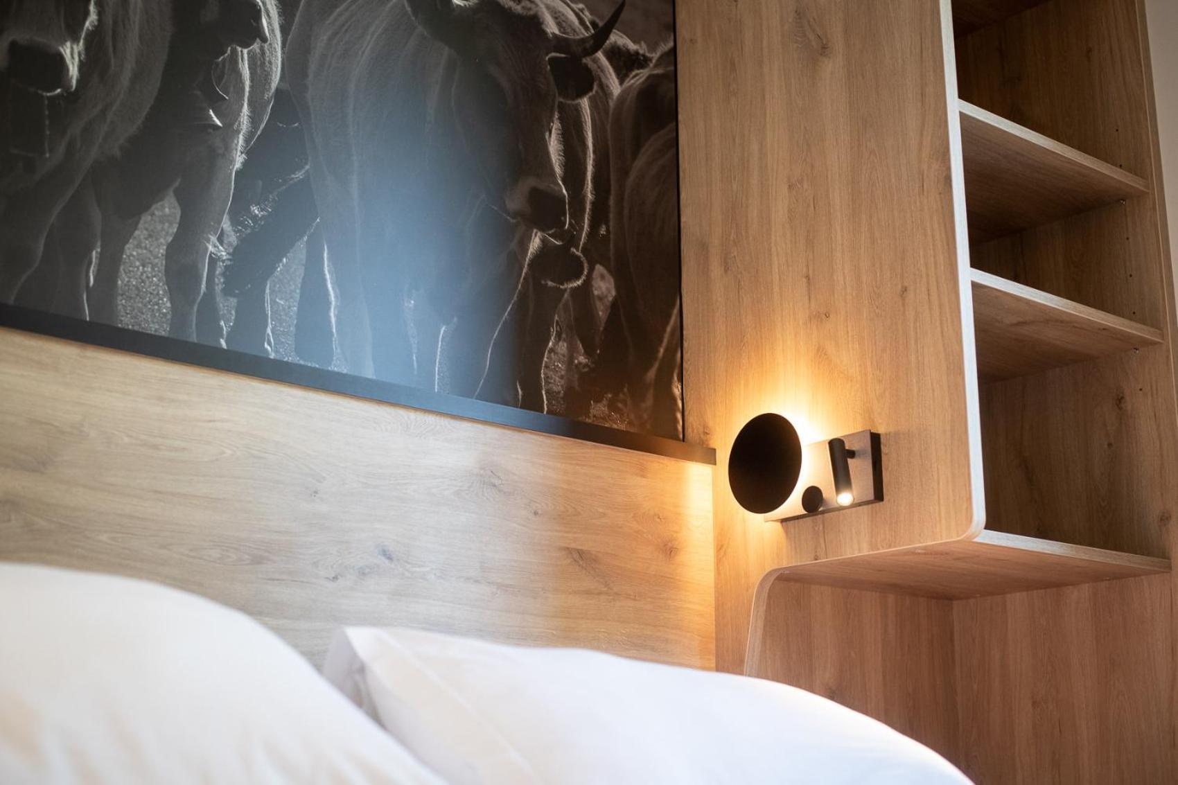 Hotel-Restaurant Logis L'Aubrac ラギオール エクステリア 写真