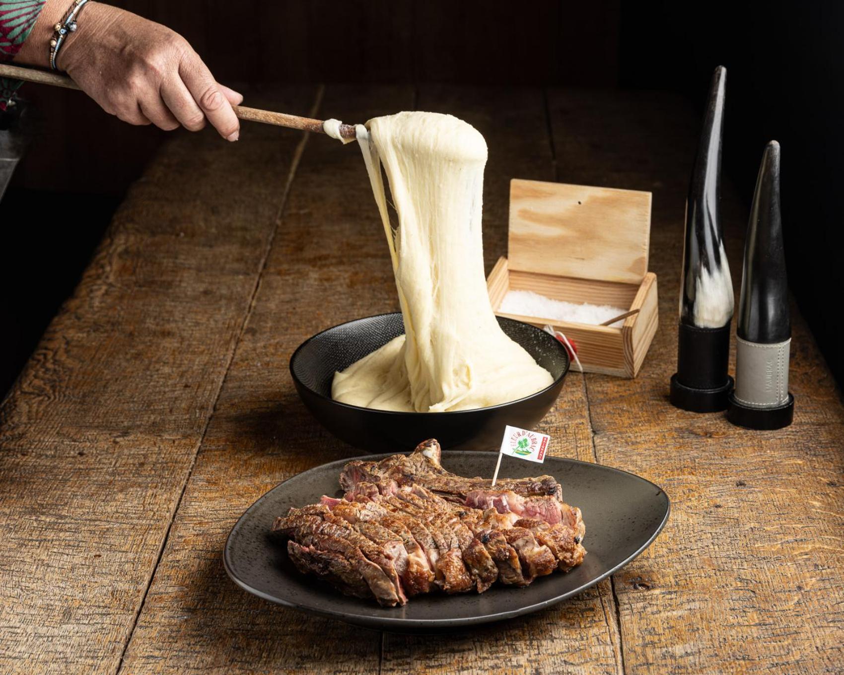 Hotel-Restaurant Logis L'Aubrac ラギオール エクステリア 写真