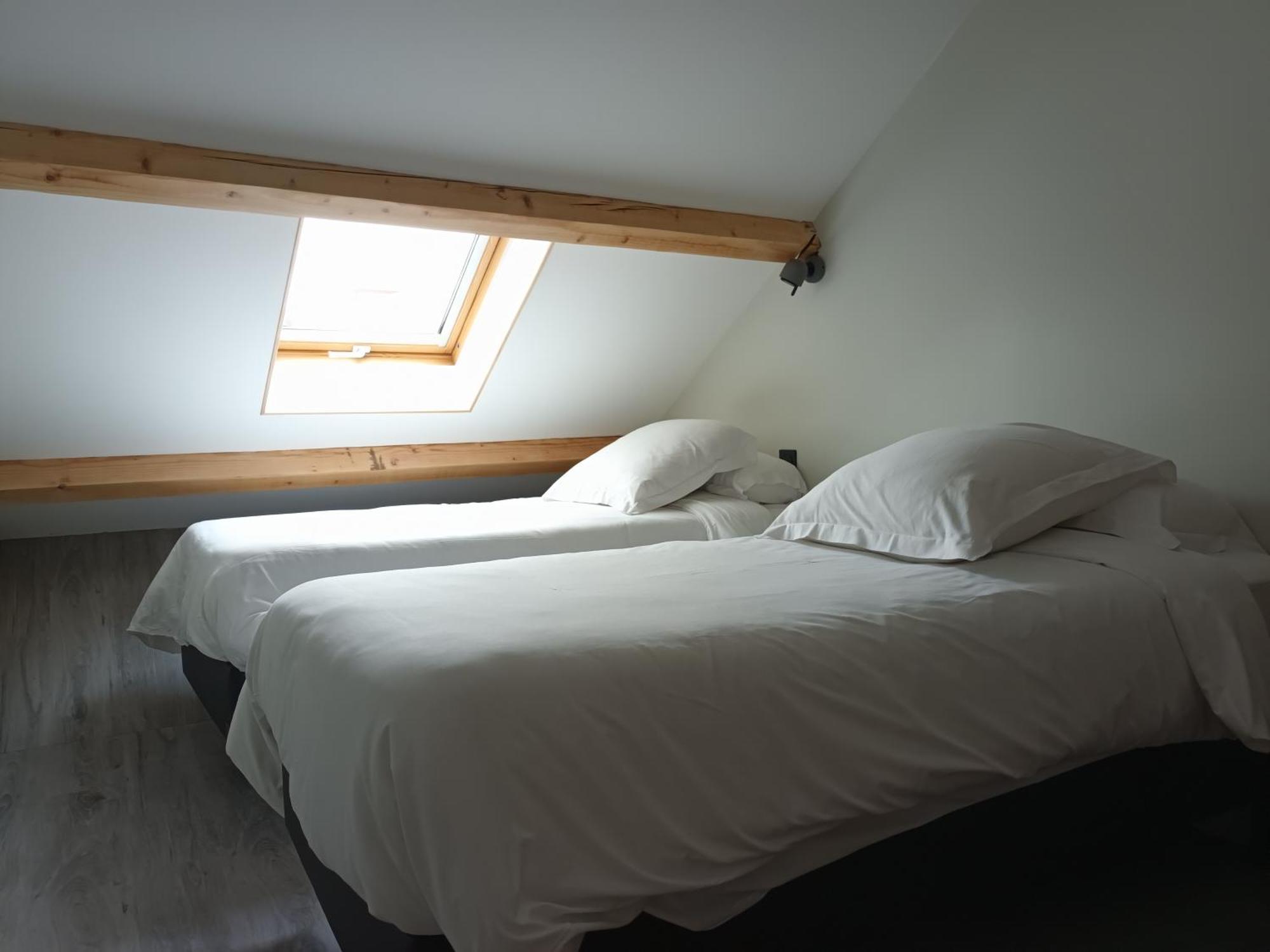 Hotel-Restaurant Logis L'Aubrac ラギオール エクステリア 写真